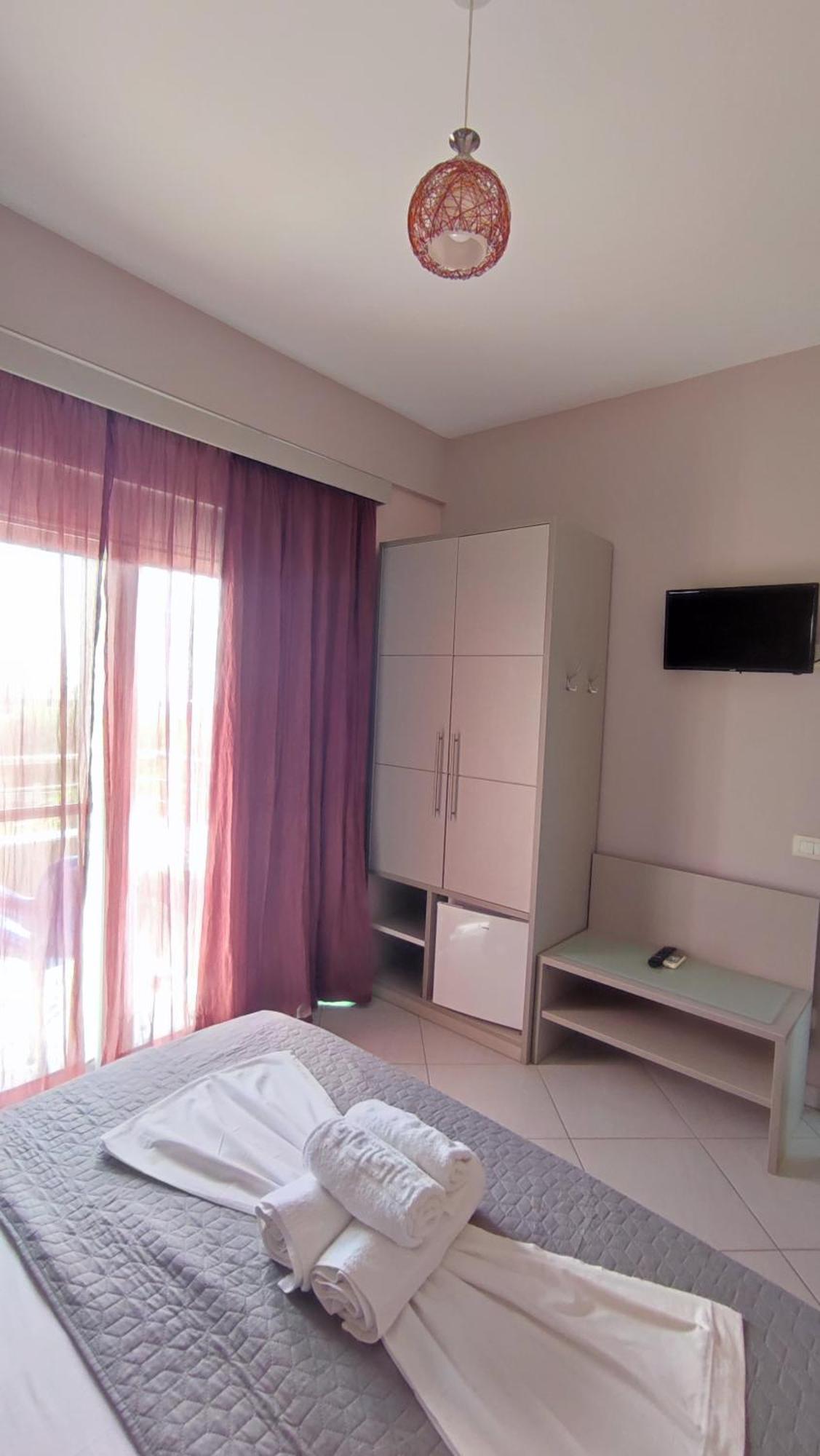 Olivio, Hotel *